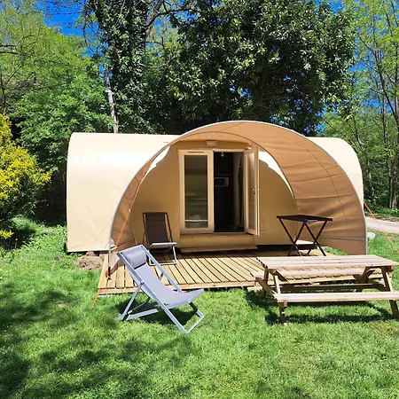 Camping Ushuaia Villages Le Viaduc Campsite