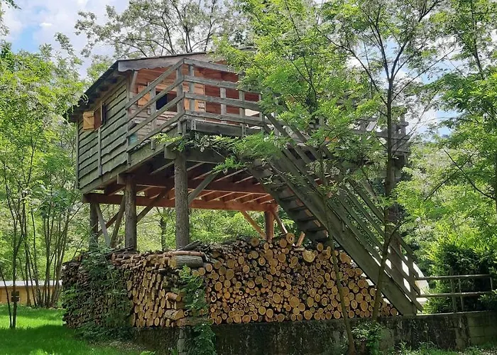 Camping Ushuaia Villages Le Viaduc Campsite